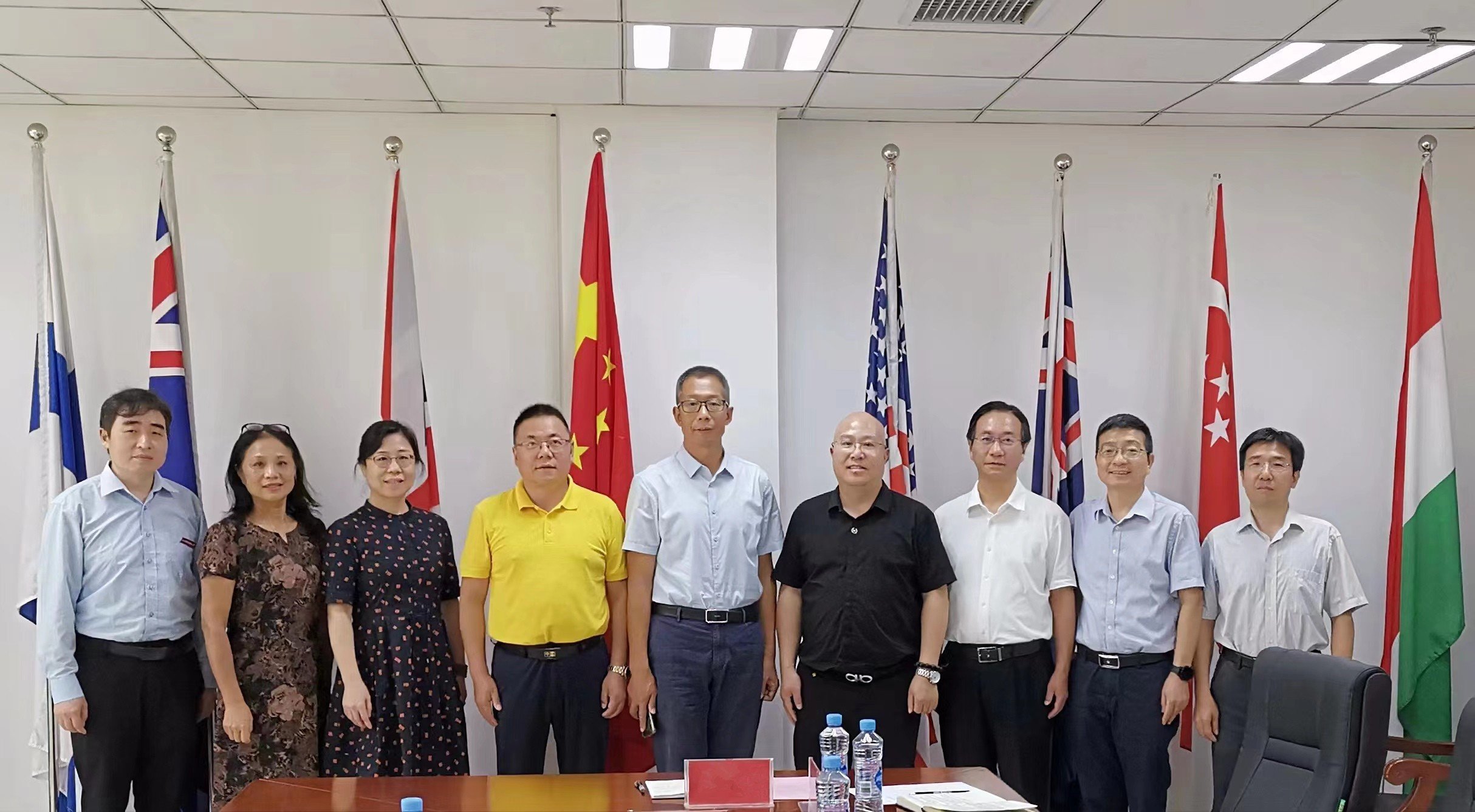 江西科技师范大学党委书记裴鸿卫会见法国江西商会会长黄申萍一行